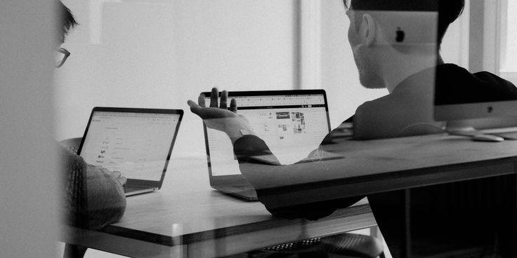 Marketing agency managing multiple Facebook Ads accounts with automation tools